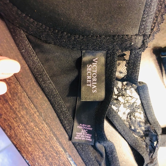 VICTORIA SECRET Very Sexy Push-up 32C - Picture 7 of 8
